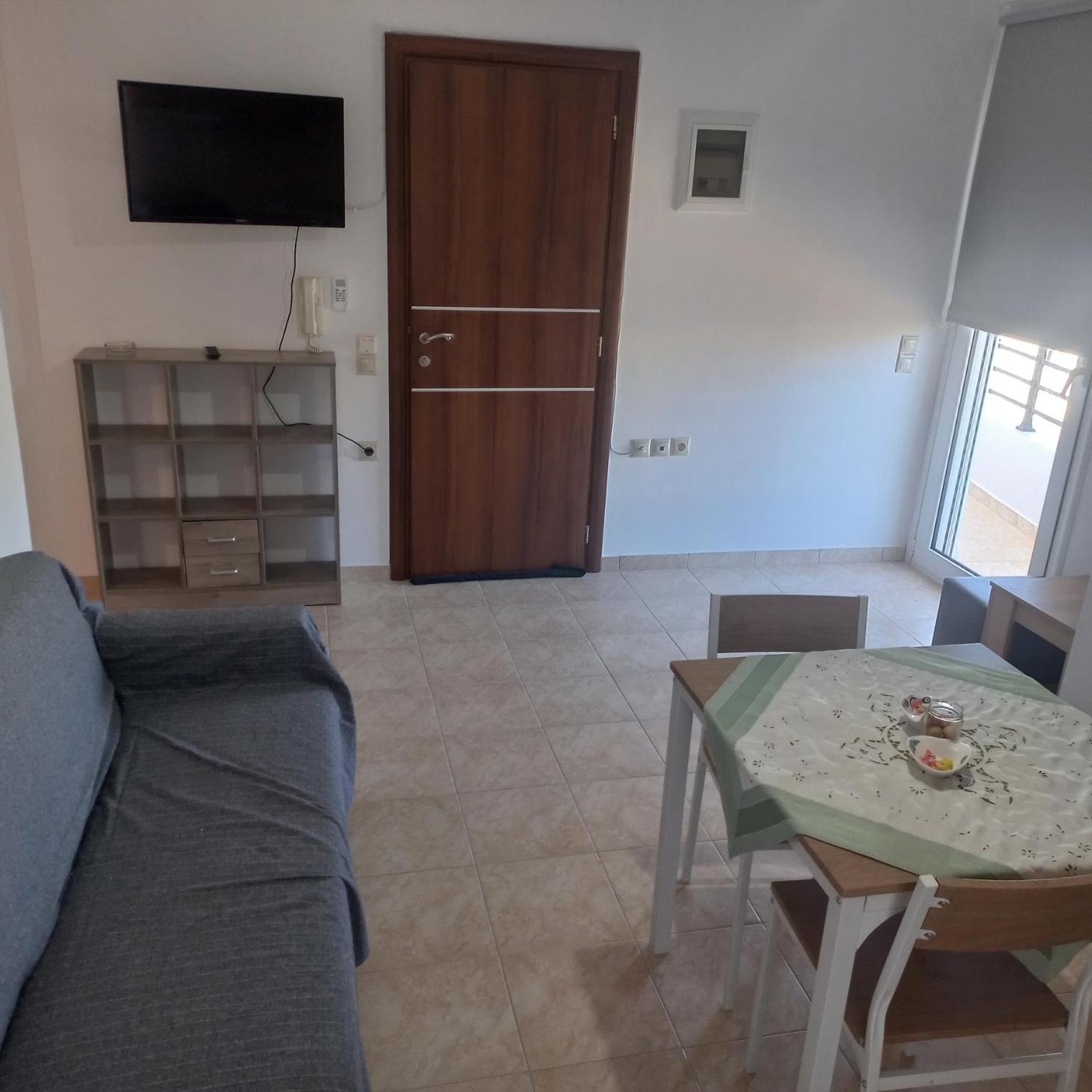 Central Rooms Makry Gialos  Exterior photo