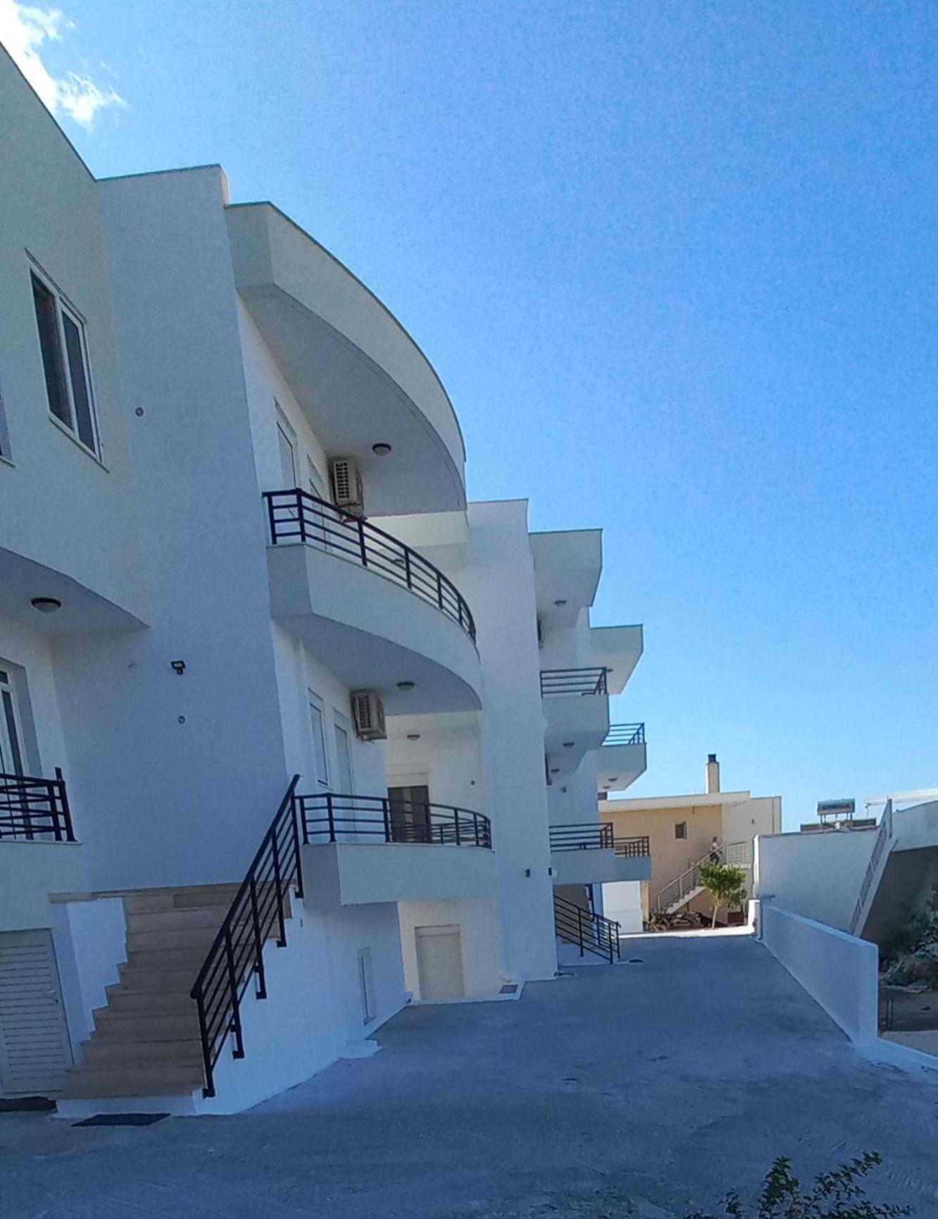 Central Rooms Makry Gialos  Exterior photo