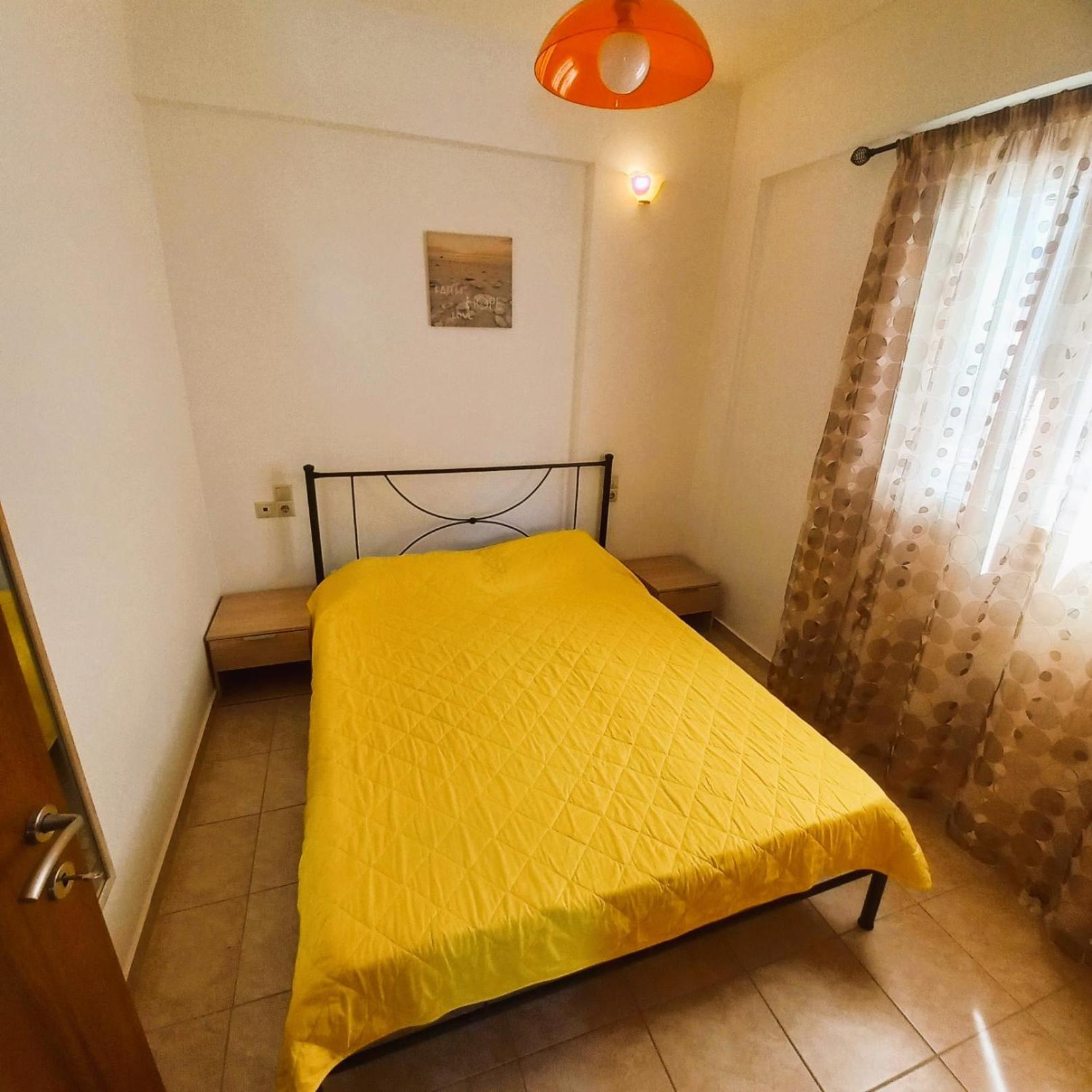 Central Rooms Makry Gialos  Exterior photo